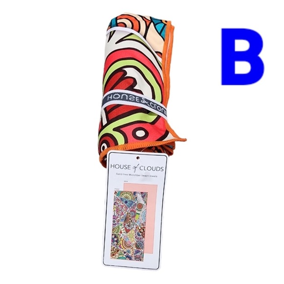 House of Clouds - Microfiber Beach Towel - Picture 3 of 11